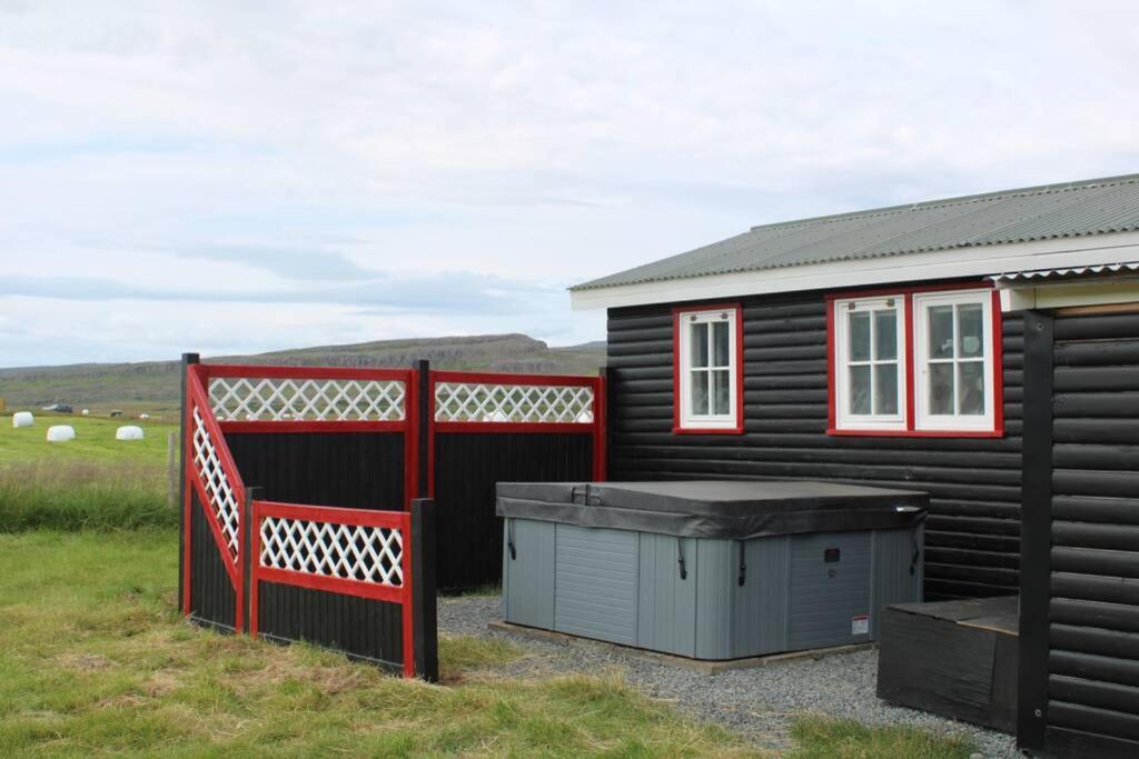 Cosy Cottage-Alfabakki-With Hot Tub Stori-Bakki ภายนอก รูปภาพ